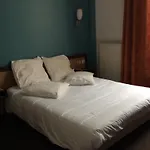מלון De La Place 2*