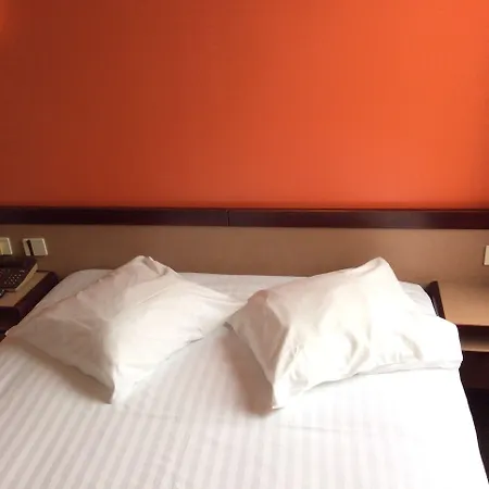 De La Place Hotel 2*