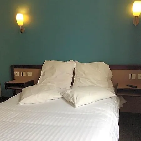 De La Place Hotel Malakoff