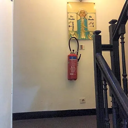 Hotel De La Place 2*