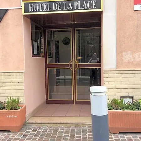 Hotel De La Place 2*