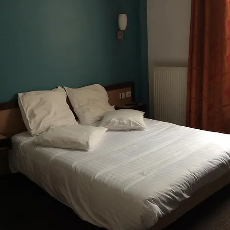 Hotel De La Place 2*